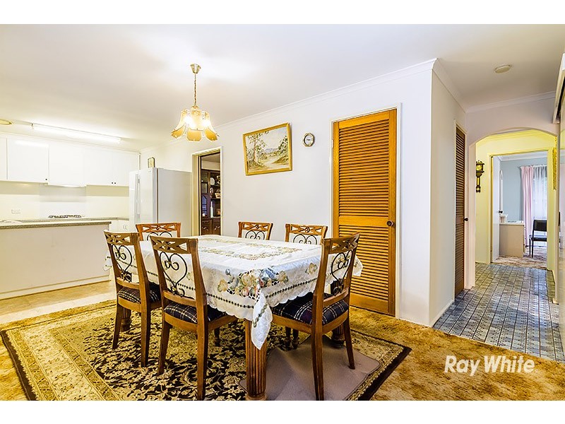 36 Thomas Crescent, Cranbourne VIC 3977