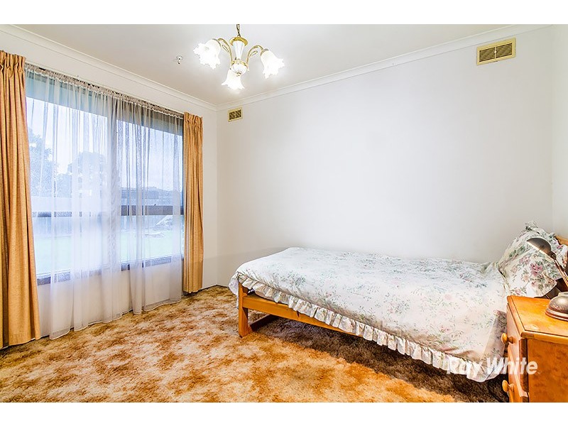 36 Thomas Crescent, Cranbourne VIC 3977