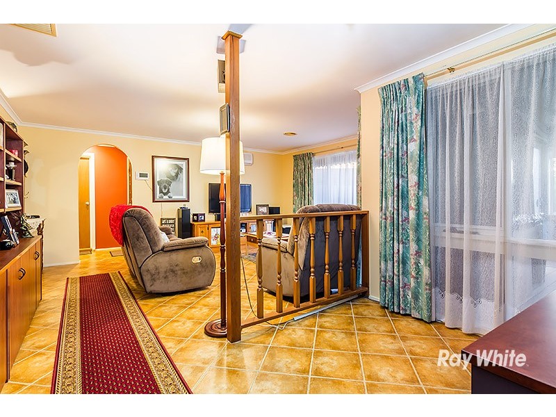 4 Oregon Court, Cranbourne North VIC 3977