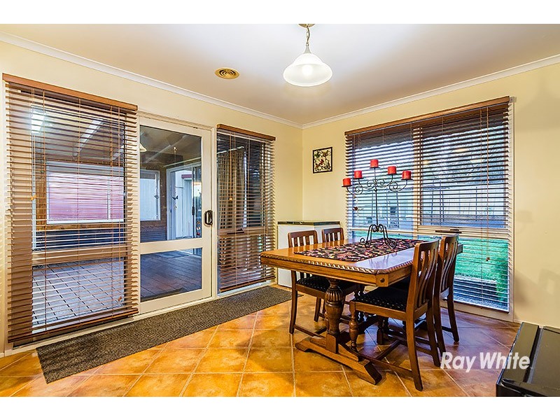 4 Oregon Court, Cranbourne North VIC 3977