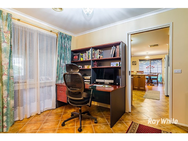 4 Oregon Court, Cranbourne North VIC 3977