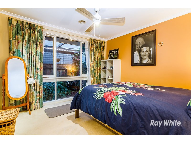 4 Oregon Court, Cranbourne North VIC 3977