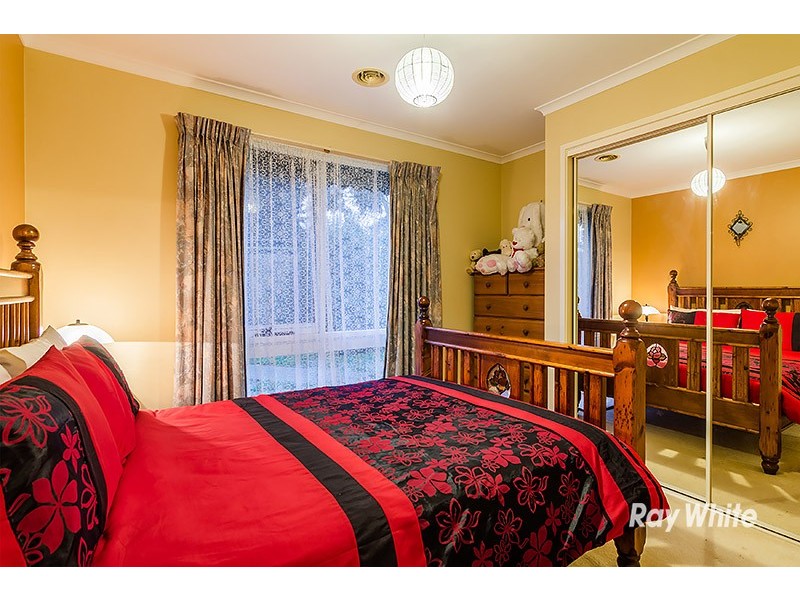 4 Oregon Court, Cranbourne North VIC 3977