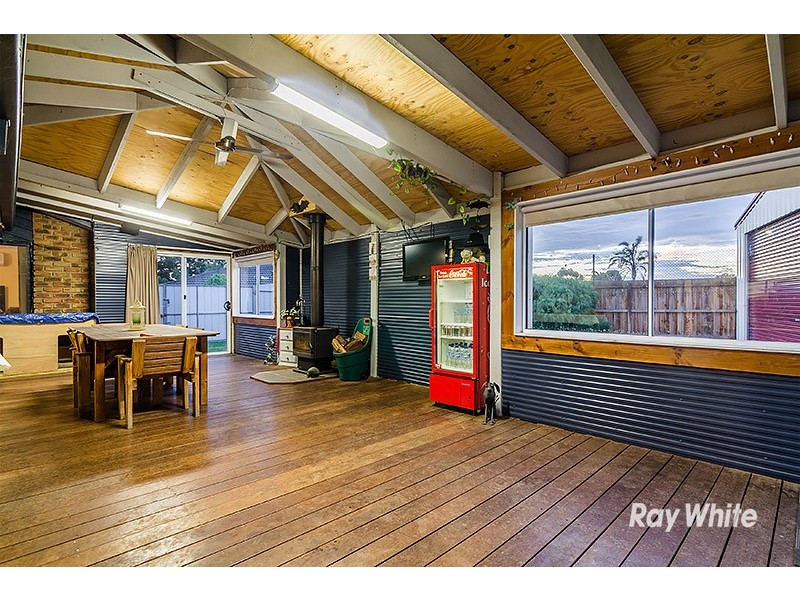 4 Oregon Court, Cranbourne North VIC 3977