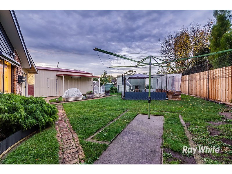 4 Oregon Court, Cranbourne North VIC 3977