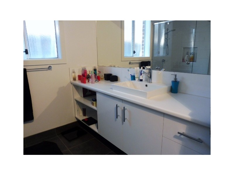 59 Linden Tree Way, Cranbourne North VIC 3977