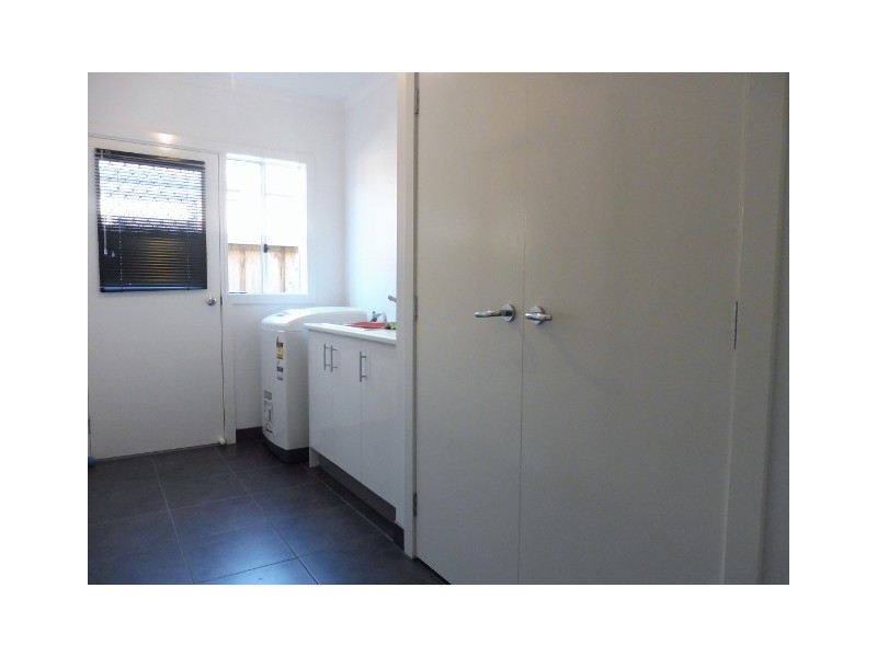 59 Linden Tree Way, Cranbourne North VIC 3977
