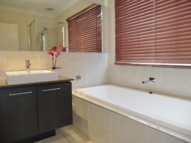 10 Bacchus Road, Cranbourne West VIC 3977