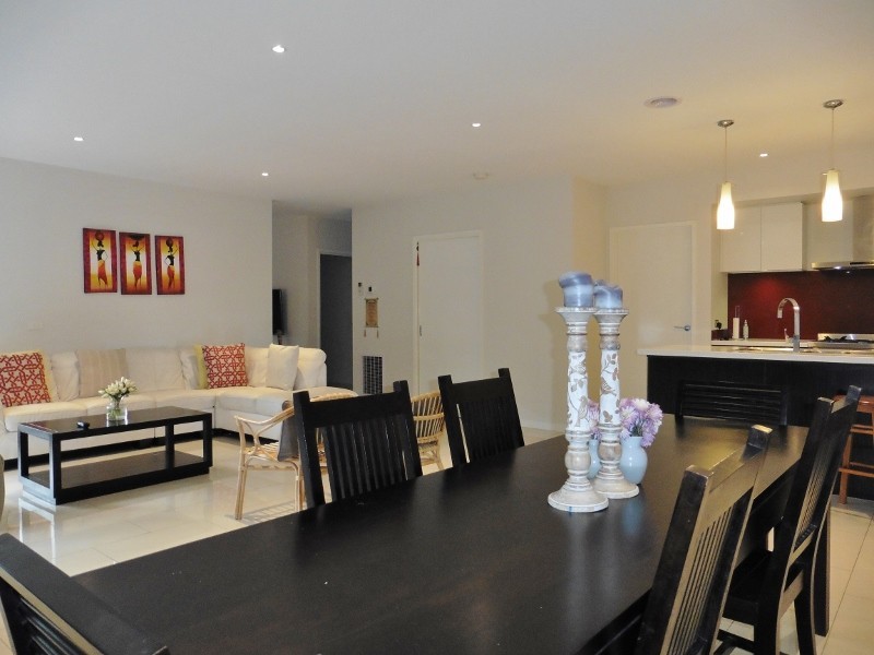 10 Bacchus Road, Cranbourne West VIC 3977