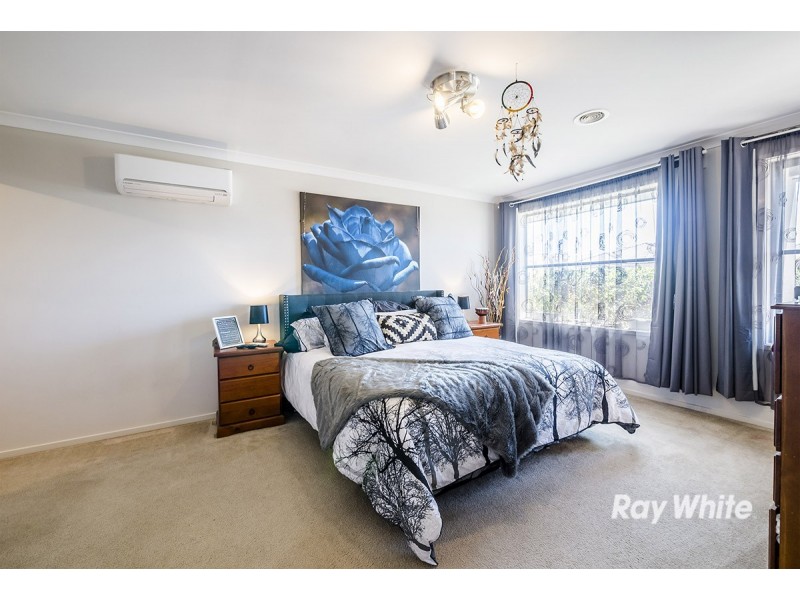26 Naas Road, Clyde North VIC 3978