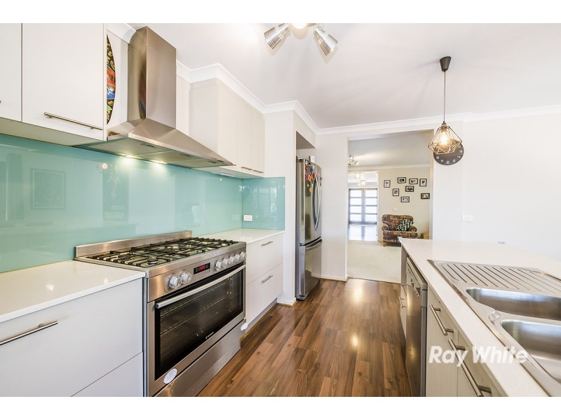 26 Naas Road, Clyde North VIC 3978