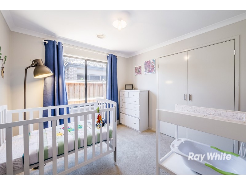 26 Naas Road, Clyde North VIC 3978