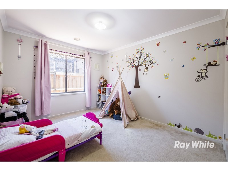 26 Naas Road, Clyde North VIC 3978