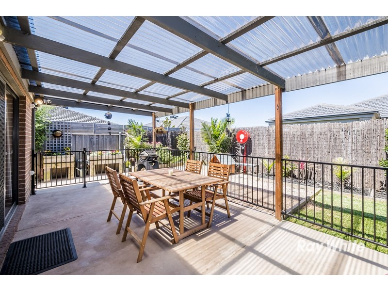 26 Naas Road, Clyde North VIC 3978