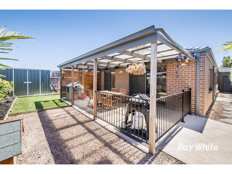 26 Naas Road, Clyde North VIC 3978