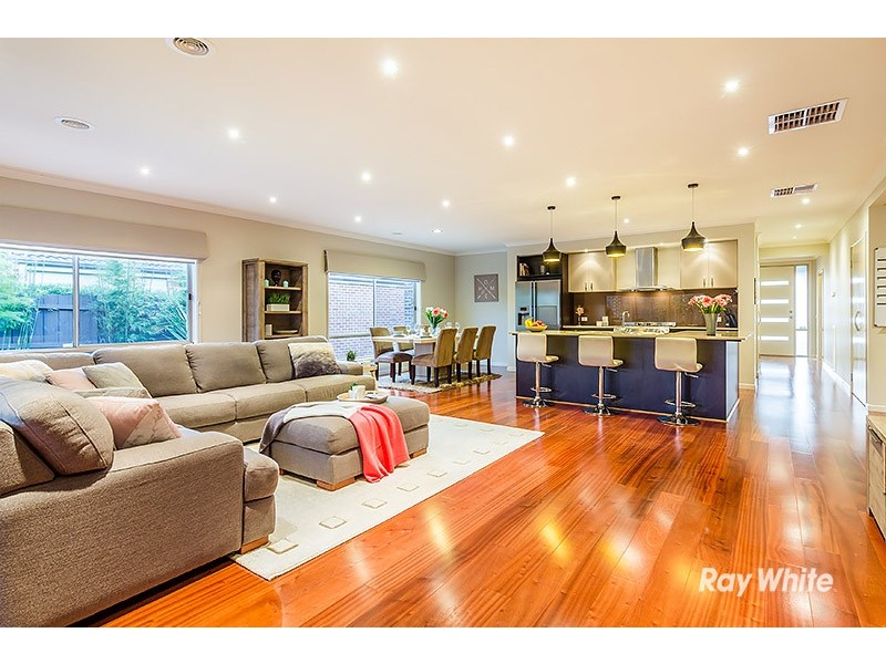8 Olive Road, Lynbrook VIC 3975