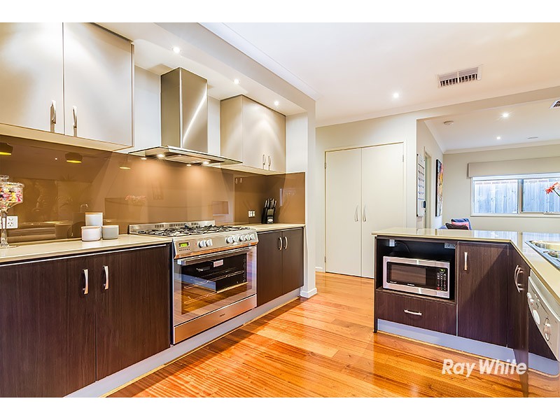 8 Olive Road, Lynbrook VIC 3975