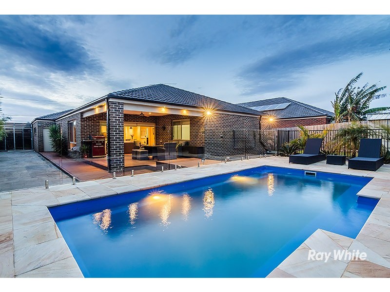 8 Olive Road, Lynbrook VIC 3975