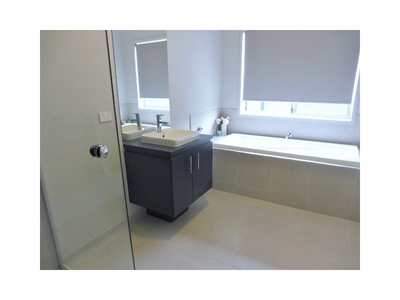 20 Dream Avenue, Clyde North VIC 3978