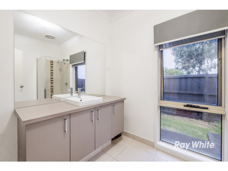 154 Boland Drive, Lyndhurst VIC 3975