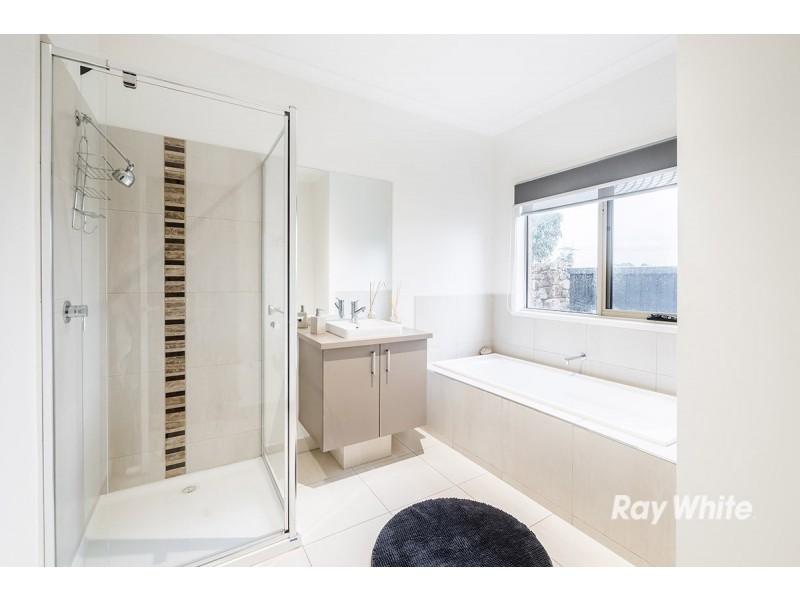 154 Boland Drive, Lyndhurst VIC 3975