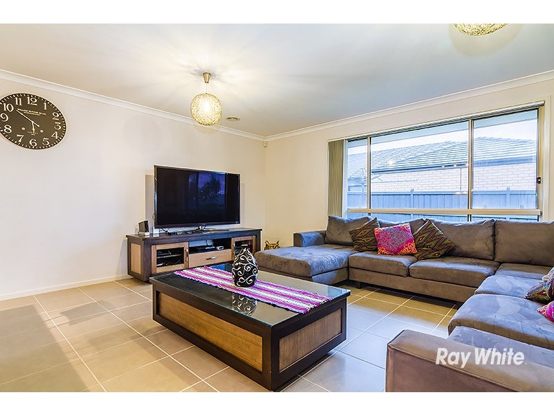 2 Sawgrass Way, Cranbourne West VIC 3977