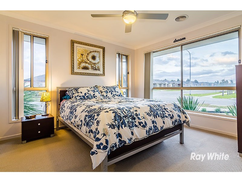 2 Sawgrass Way, Cranbourne West VIC 3977