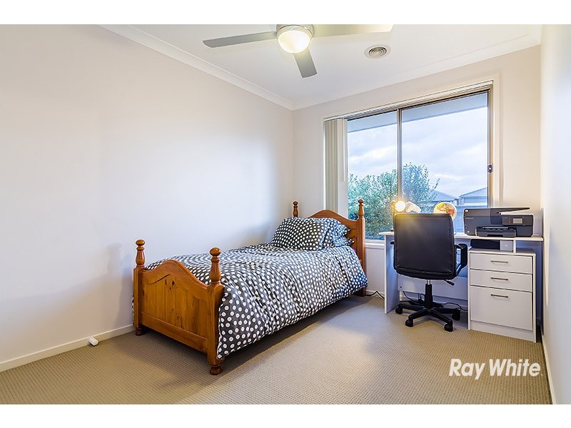 2 Sawgrass Way, Cranbourne West VIC 3977