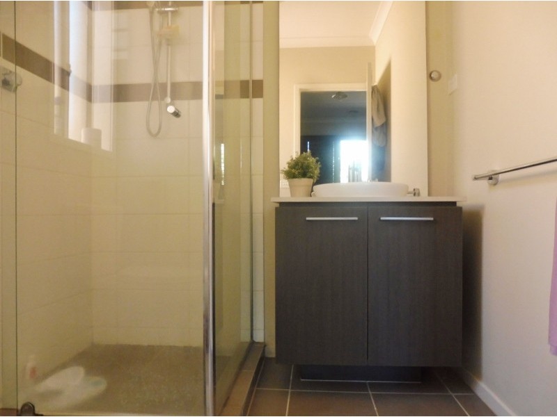 6 Gidran Way, Clyde North VIC 3978