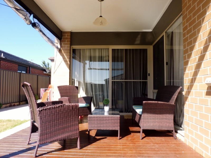 6 Gidran Way, Clyde North VIC 3978