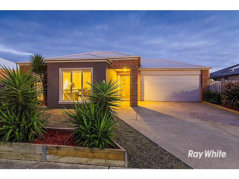 7 Lisa Avenue, Pakenham VIC 3810