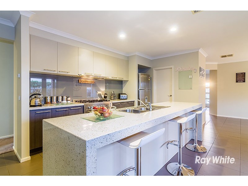 7 Lisa Avenue, Pakenham VIC 3810