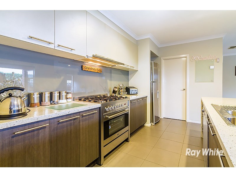 7 Lisa Avenue, Pakenham VIC 3810