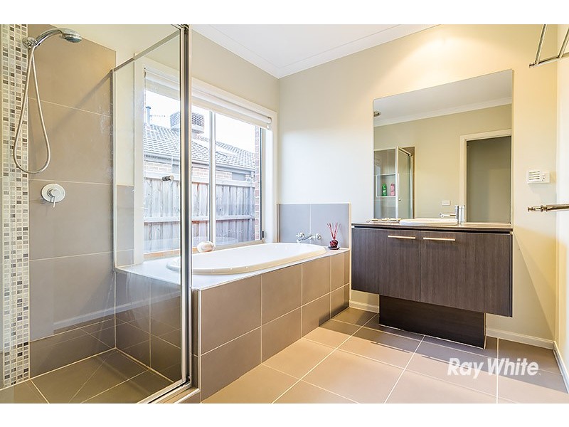 7 Lisa Avenue, Pakenham VIC 3810