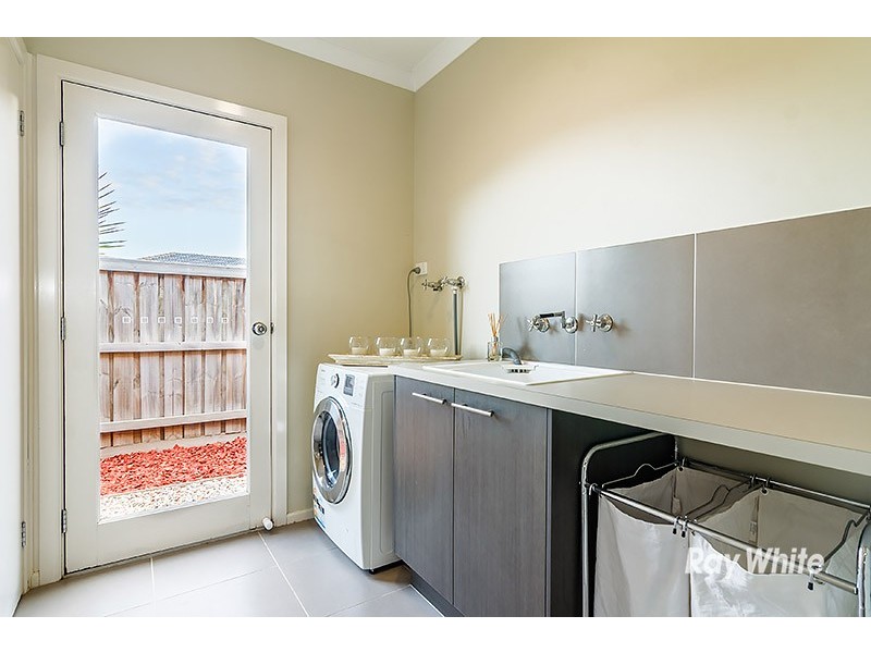 7 Lisa Avenue, Pakenham VIC 3810