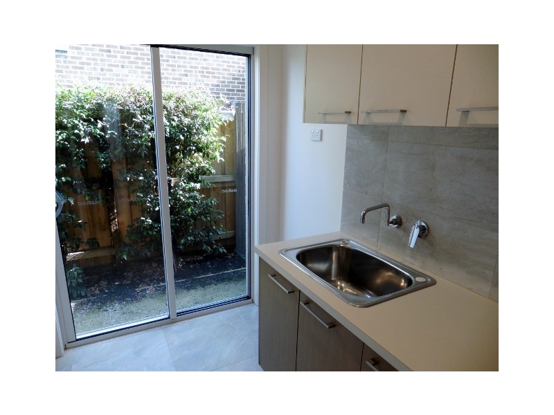 27 Flowerbloom Crescent, Clyde North VIC 3978