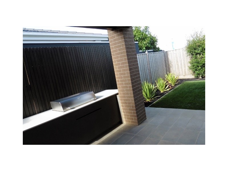 27 Flowerbloom Crescent, Clyde North VIC 3978