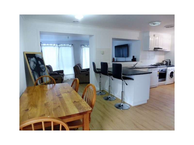 24 Elcan Avenue, Cranbourne West VIC 3977