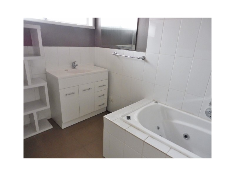 24 Elcan Avenue, Cranbourne West VIC 3977