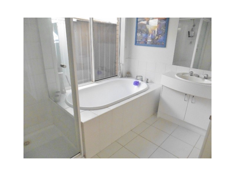 46 Central Parkway, Cranbourne West VIC 3977