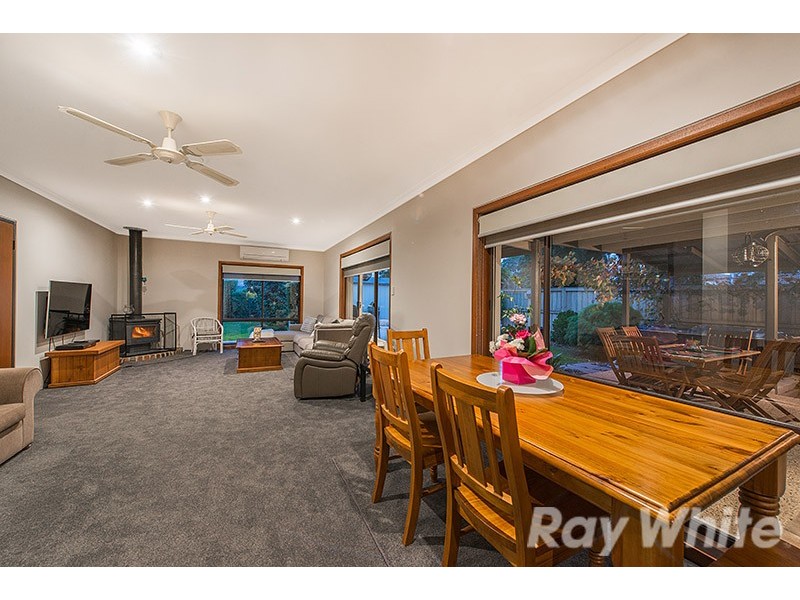 32 Cranbourne Drive, Cranbourne VIC 3977