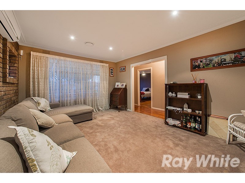 32 Cranbourne Drive, Cranbourne VIC 3977