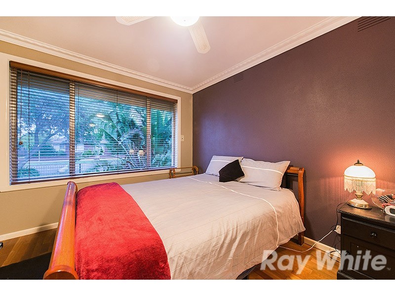 32 Cranbourne Drive, Cranbourne VIC 3977