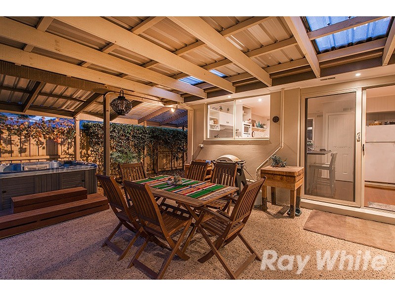 32 Cranbourne Drive, Cranbourne VIC 3977