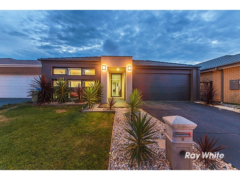 8 Firebird Street, Cranbourne East VIC 3977