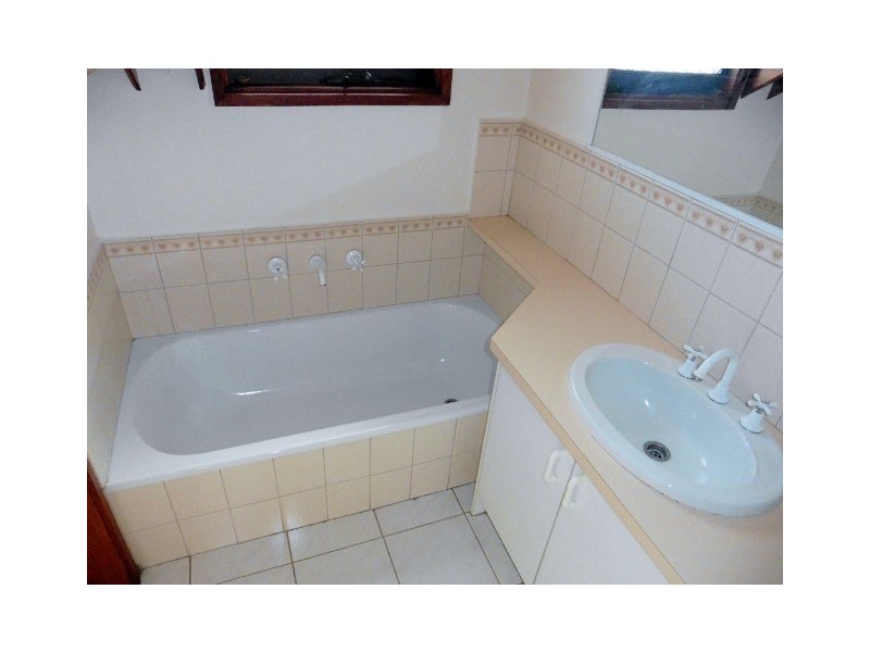 5 Lewisham Close, Hampton Park VIC 3976
