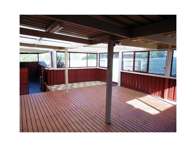 5 Lewisham Close, Hampton Park VIC 3976