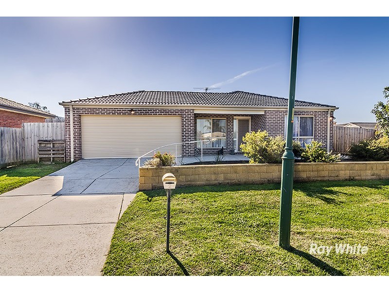 2 Chatham Close, Cranbourne East VIC 3977