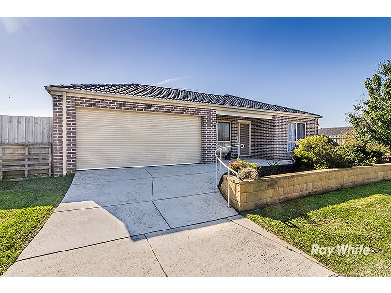 2 Chatham Close, Cranbourne East VIC 3977