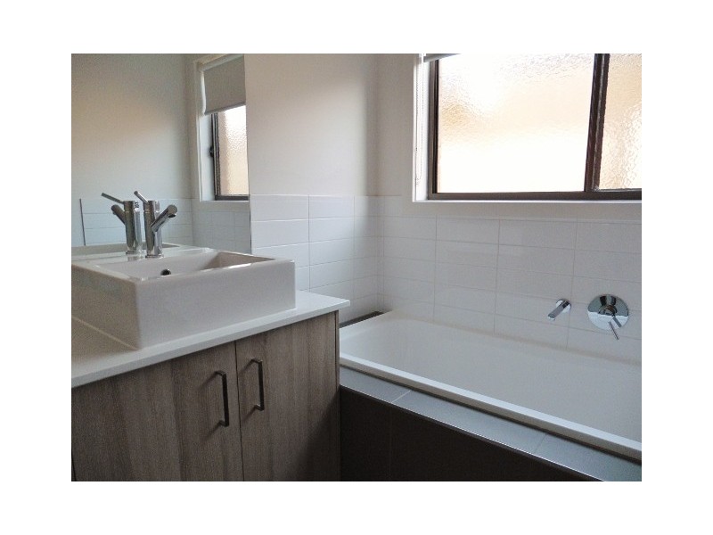 22 Sundaze Street, Clyde North VIC 3978